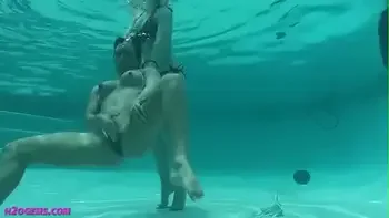 aquaphilia,masturbating,masturbation,masturbate