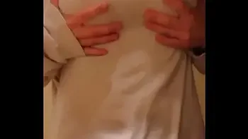 selfie,nude,amateur,big-boobs,undressing