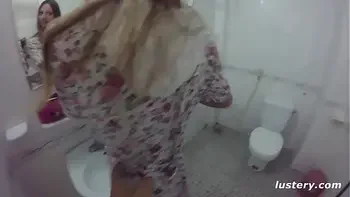 doggystyle,hardcore,cowgirl,amateurs,bathroom