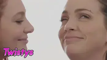 teen,natural,big-boobs,small-tits,lesbian