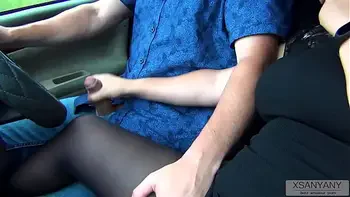 handjob-in-car,risk,in-tights,verified-couples,transportation