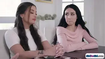 cheat,facesit,hairy,lesbian,tribbing