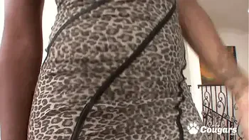 threesome,oral,blowjob,milf,big-black-booty