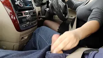 handjob-in-car,while-driving,driving,in-tights,risk