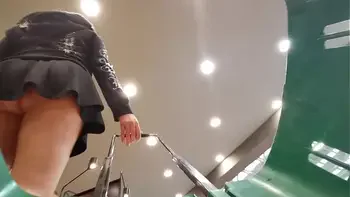 no-panties,flashing,exhibit,mexicana,mexico