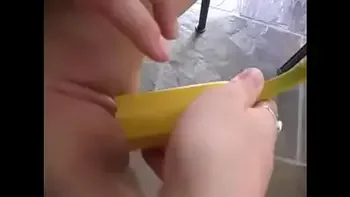 bizarre,shaved,insertion,realamateur,amateur