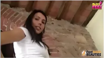 italian,teens,hd,brunette,foot-fetish