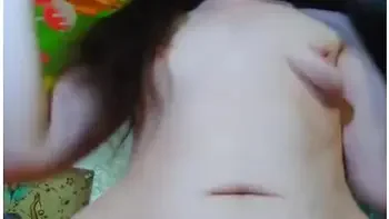 amateur,hd,french,brunette,small-tits