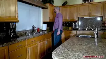 fat-ass,fat-white-ass,big-white-booty,thick-white,big-booty-white