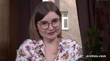 pussy,toys,fingering,glasses,clit-rubbing