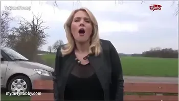 hd,blonde,amateur,public,cumshot