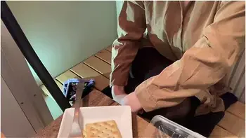 hd,jav,pee-desperation,peeing,amateur