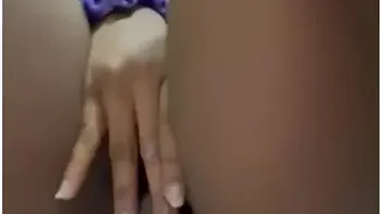 fingering,big-fat-pussy,big-clit,clit-rubbing-orgasm,video-xxx