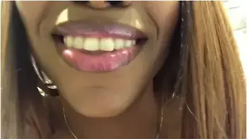 solo-girl,orgasm,ebony,long-pussy-lips,close-up-pussy