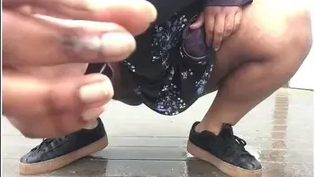 park-masturbation,wet-pussy-sound,ebony,orgasm,finger-fuck