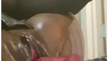 ebony,shaved-pussy,squirting,wet-pussy,ebony-creamy-pussy