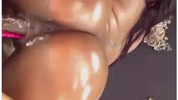 solo-girl,dildo,brunette,ebony,nyc