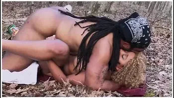 outdoor-sex,black-couple,black-on-black,fucking-outside,black