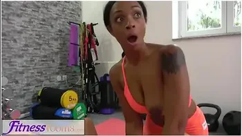 babes,hot-babes,sweaty,gym-bunny,gym-sex