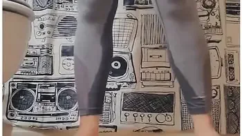 ebony,pee,desperate,feet,watersports