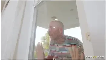 ebony,milf,brunette,big-ass,tattoo