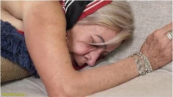 tattooed,anal-sex,cumshot,facial,rough