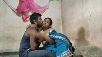 kissing,indian-aunty,hardcore,full,cum-on-feet