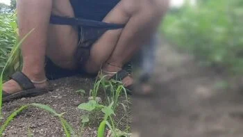 pantyhose,fucked,close-up,village,outdoor
