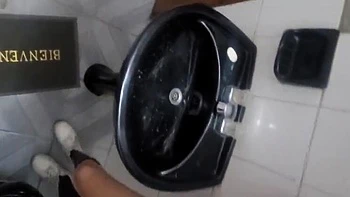 cumshot,bath,hd-videos,toilet,big-booties