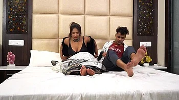 desi-aunty,indian-web-series,hot-indian-girl,eating-pussy,sex