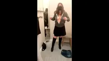 whore,ass,pute,slut,flashing