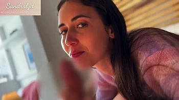 eye-contact,amateur-spanish,cumshot-in-mouth,cum-in-mouth,beautiful