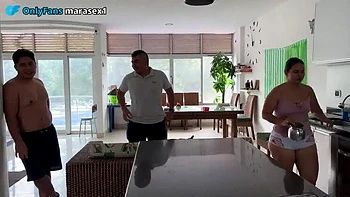 pussies,stepsister,humping,amateur,4k-porn