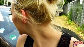 amateur,reality,small-tits,blowjob,hd