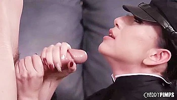 brunette,hd,booty,booty-shake,muff-diving