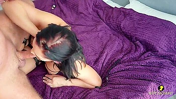 hooters,big-tits,milf-anal-sex,milf,amateur