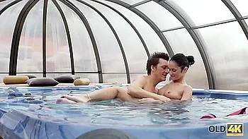 teens,brunette,cunnilingus,hd,muff-diving