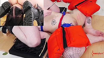 teens,bdsm,lace,face-sitting,underwear