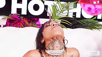 underwear,couch,high-heels,anal,deepthroat