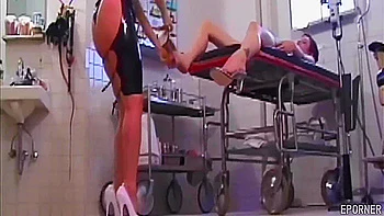 red-head,hooters,booty-shake,dyke,mom