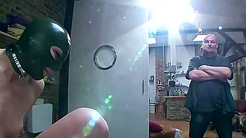 peeing,amateur-threesome,3some,hd,pissing