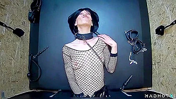 brunette,milf,glory-hole,handcuffs,public