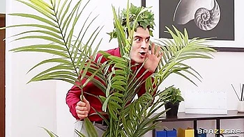 hooters,interracial,dyke,black,ebony-lesbian