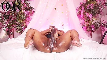 juggs,boobs,ebony-big-ass,busty-amateur,solo