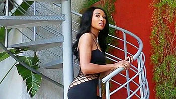 hooters,big-tits,ebony-milf,threesome,assfucking