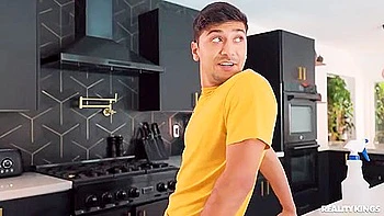 teens,boobs,bathroom,booty-shake,milf-big-ass