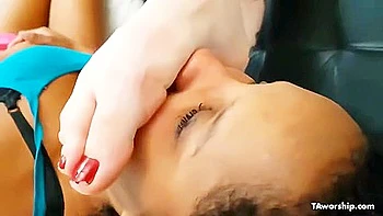 fetish,dyke,toes,foot-fetish,black