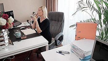 stockings,amateur,blonde,toys,toes