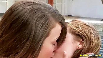 dyke,brunette,nature,outdoor,lesbian