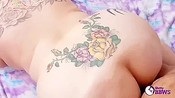 thick,mom,red-head,booty-shake,booty